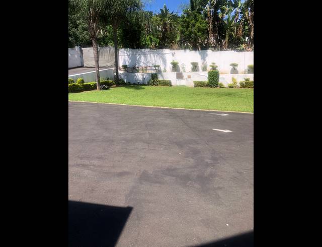 400M² LODGE FOR SALE IN PARK HILL